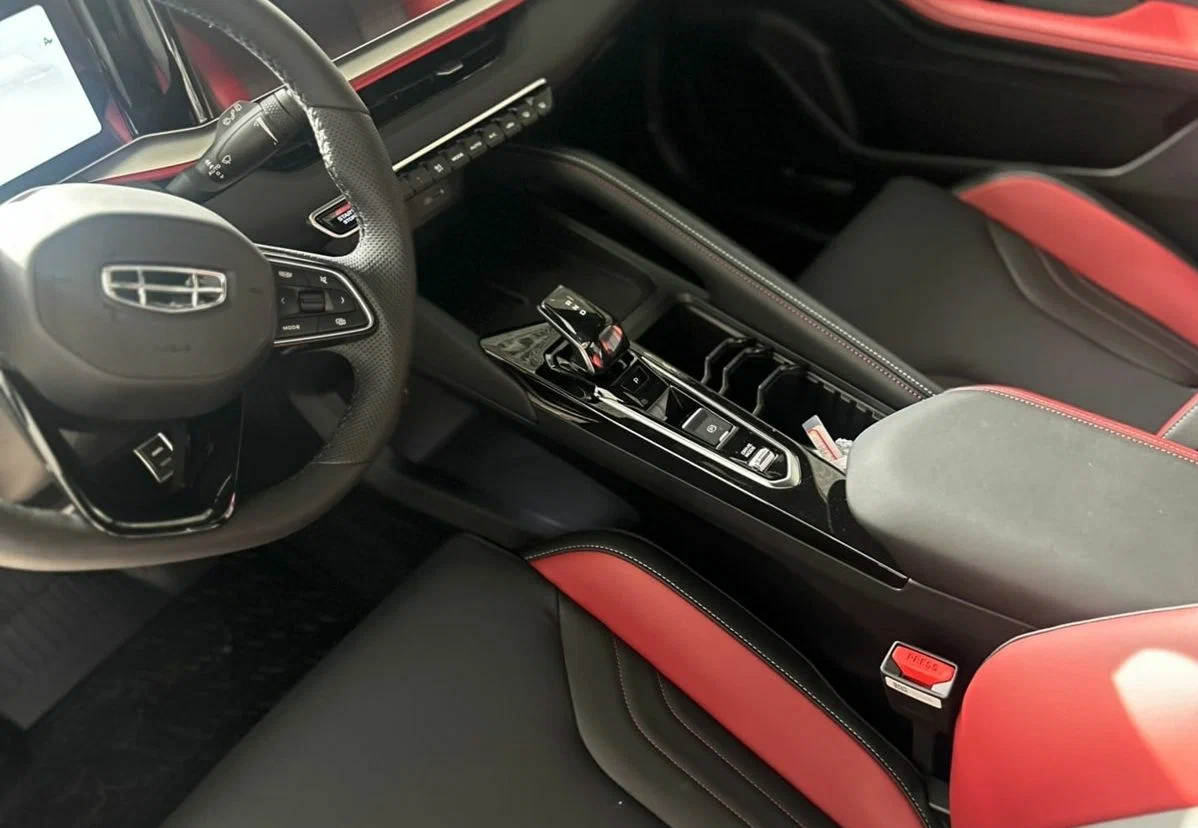 Picture Geely Coolray 2025 