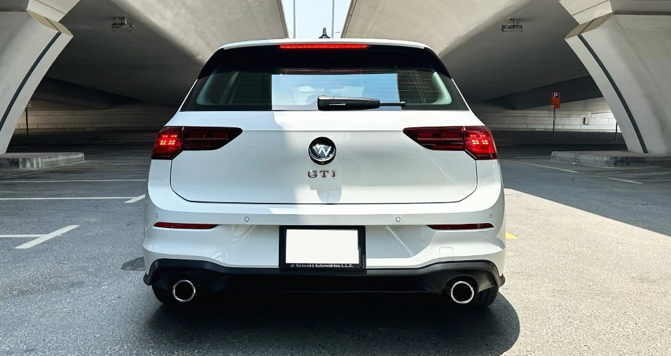 Picture Volkswagen Golf GTI 2023-2024 