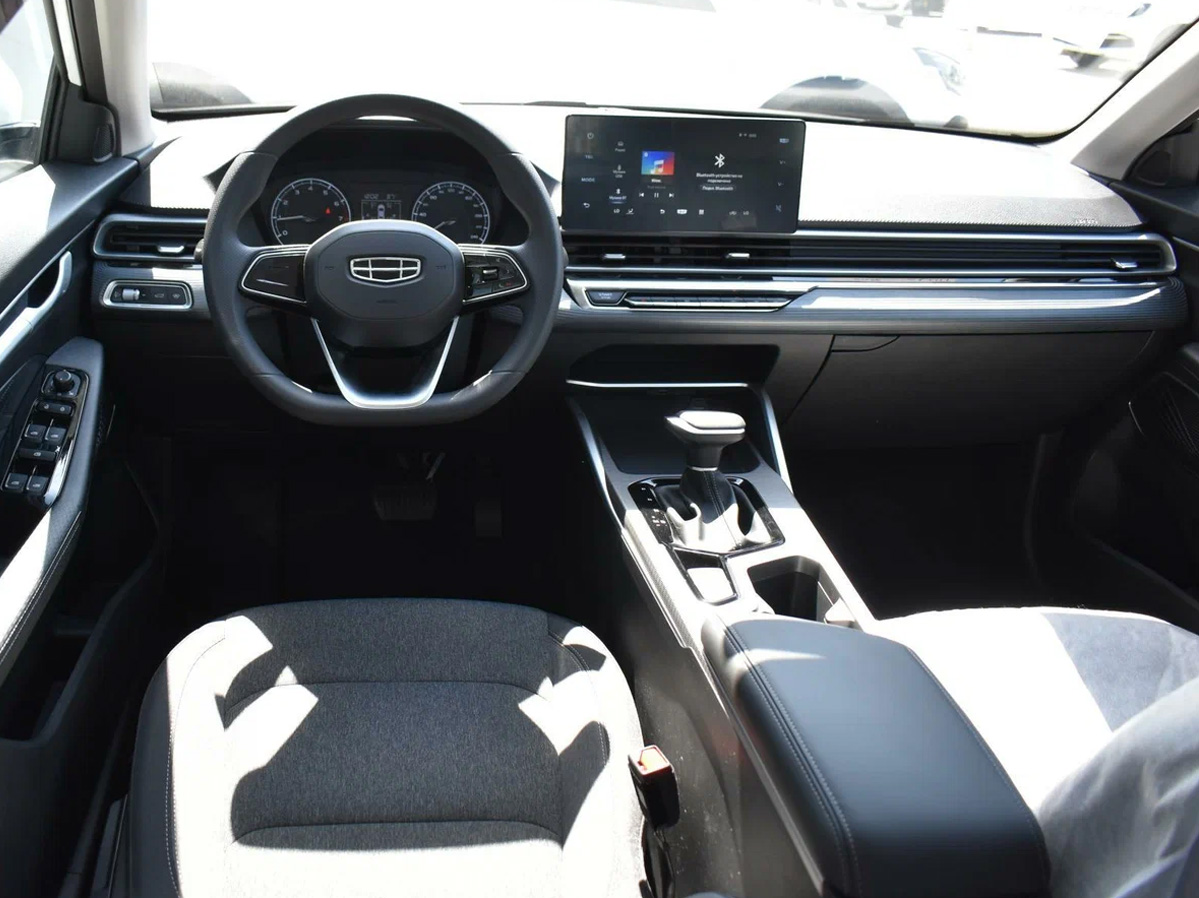 Picture Geely Emgrand 2025 