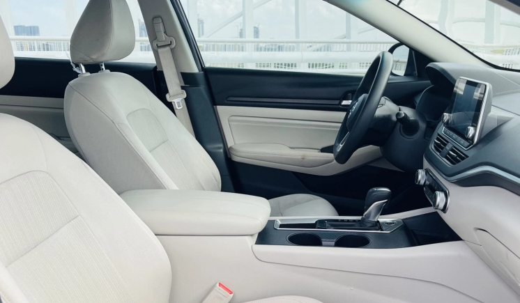 Picture Nissan Altima 2020 
